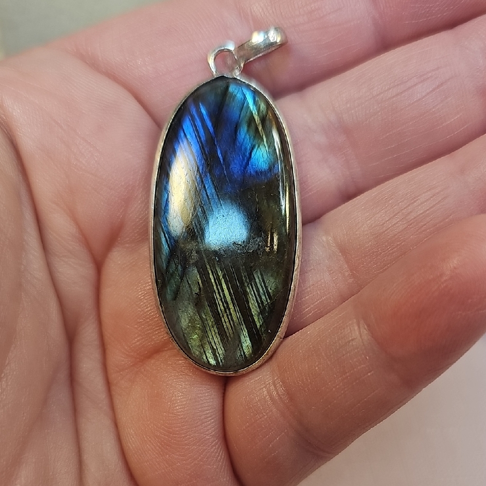 Blue and Silver Labradorite Necklace with Iridescent Stone